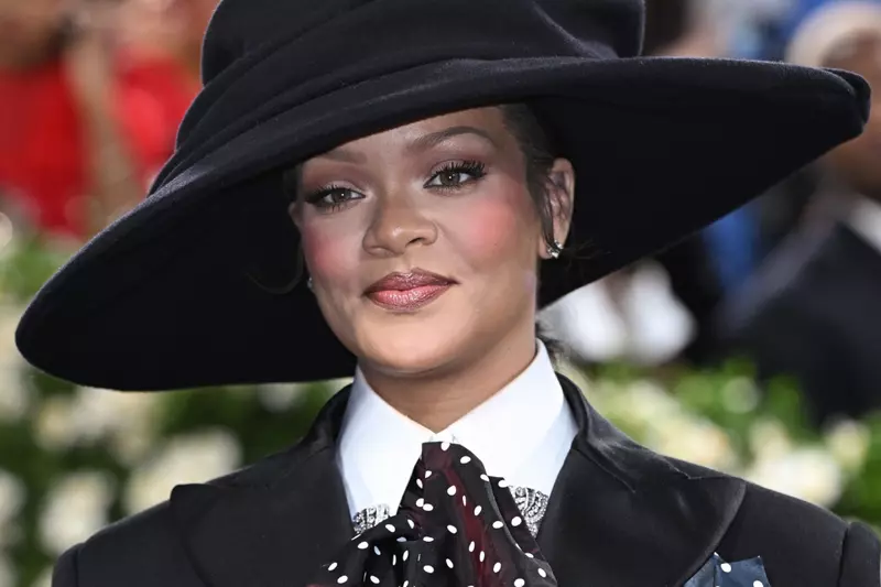 Rihanna, însărcinată pentru a treia oară