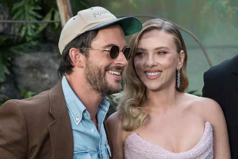 Scarlett-Johansson-Jonathan-Bailey-sarut-premiera-Jurassic-World-Rebirth