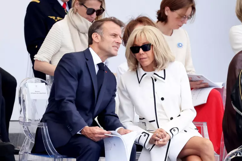 emmanuel-macron-brigitte