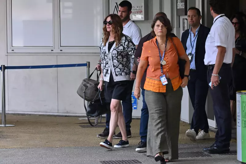 Venise Julia Roberts Airport Arrivals JR