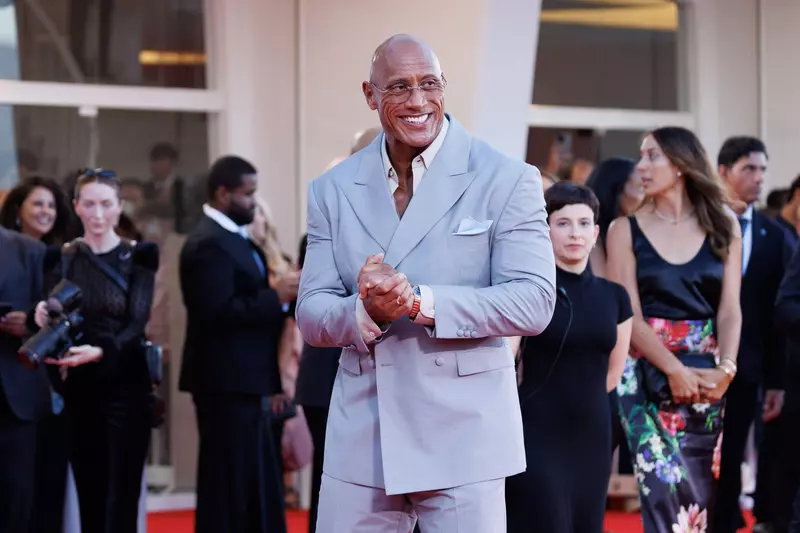 Dwayne Johnson attends „The Smashing Machine” red carpet during the 82nd Venice International Film Festival on September 01, 2025 in Venice, Italy. P