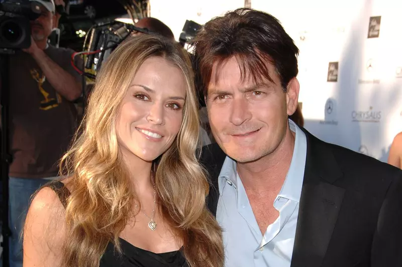 Brooke-Mueller-Charlie-Sheen-090324-3-27b3ebc18b804ae787df979aa07dafae