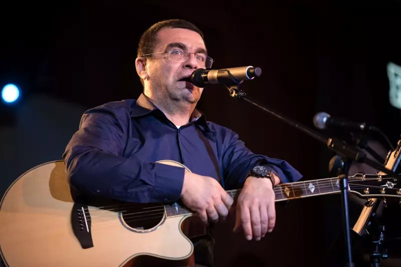 HARD ROCK CAFE – CONCERT – MIHAI MARGINEANU