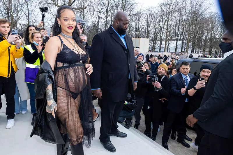 Rihanna à la sortie du défilé de mode automne-hiver 2022/2023 „Christian Dior” lors de la fashion week de Paris