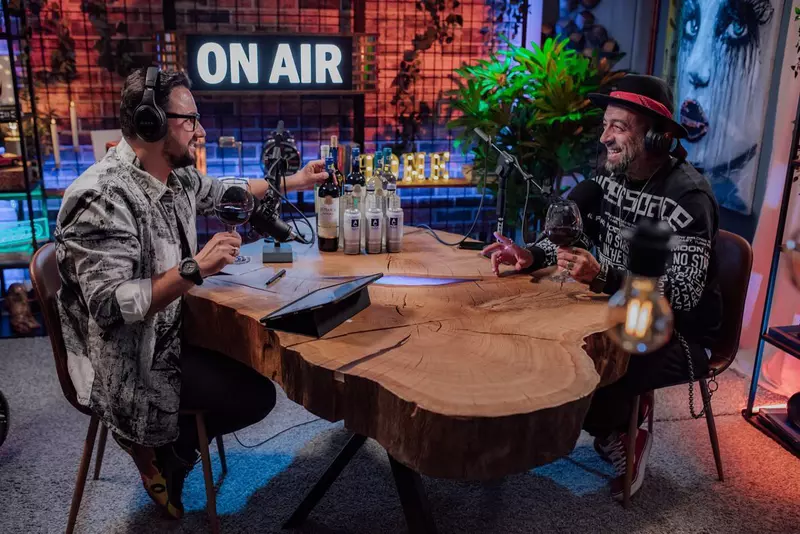 La-ce-a-renuntat-CRBL-atunci-cand-s-a-mutat-cu-tot-cu-familie-in-Spania-3