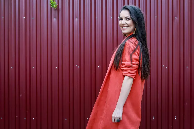 Cristina Joia, designerul care colorează „Visuri la cheie”: „Mă reîntorc la mine de câte ori pictez”. EXCLUSIV