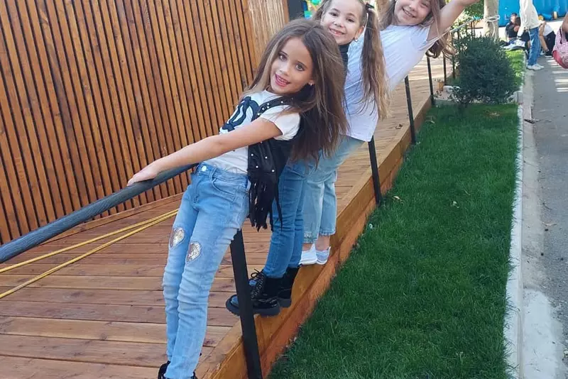 Sânziana Buruiana, criticată dur pentru că își machiază excesiv fetele. "Așa sunt românii, sunt scârbită de toți!"