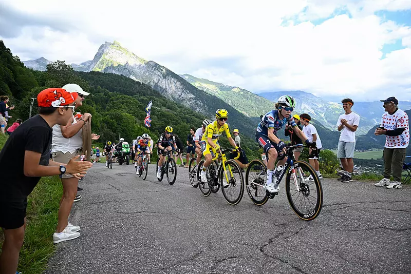 TOPSHOT-CYCLING-FRA-TDF2025-WOMEN-STAGE9