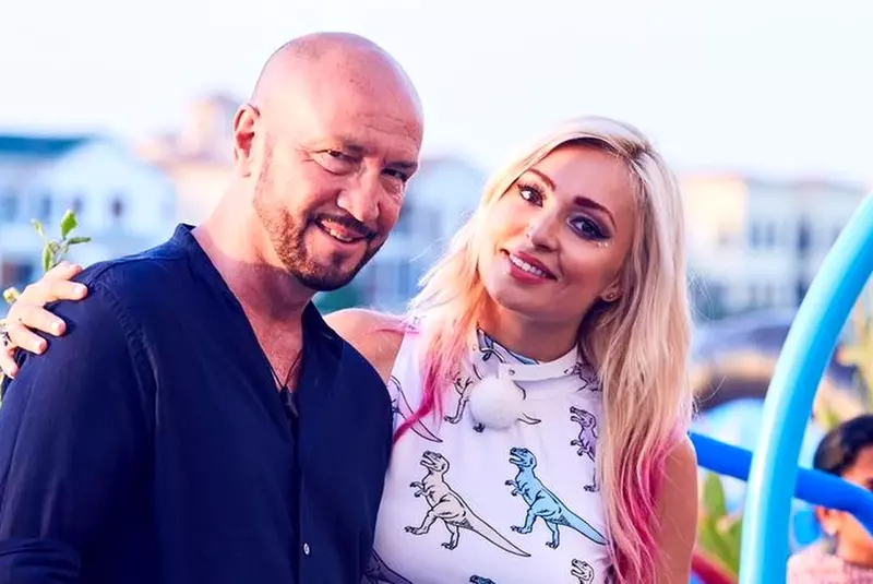 Zenga si noua iubita Sursa foto Mediaflux