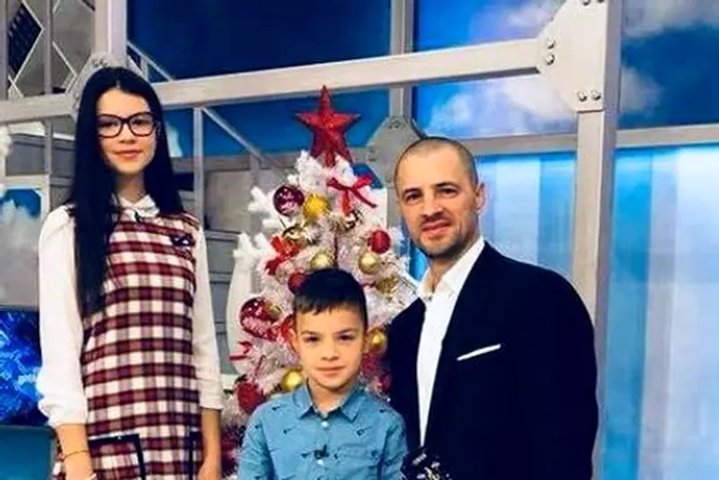 cleopatra si fratele ei