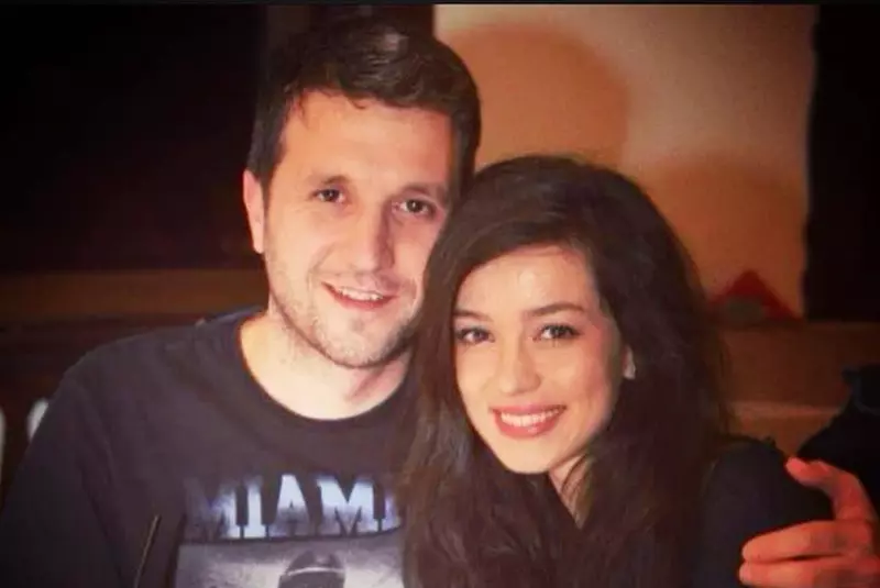 https___www.cancan.ro_wp-content_uploads_2019_09_andi-moisescu-anunt-15-ani-casatorie-olivia-steer-hp