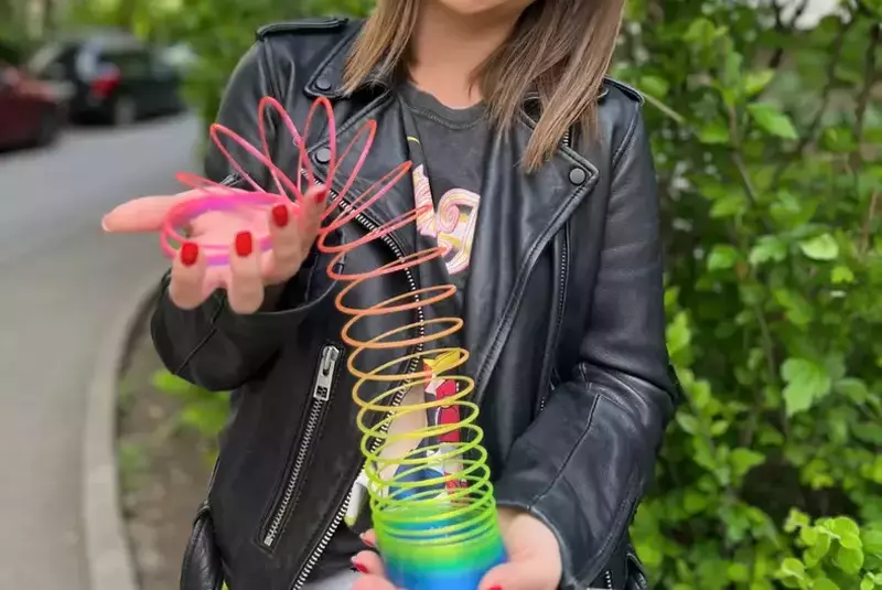 fetita-zurli-intro-1