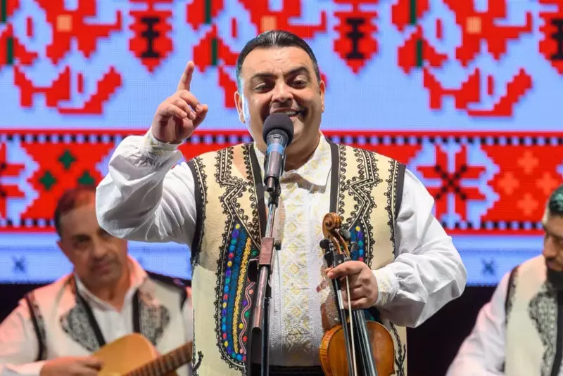 constantin-lataretu_30285300