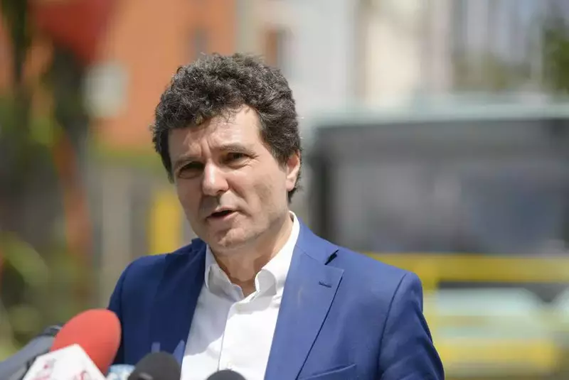 hepta_5497814-scaled – Copy – Copy