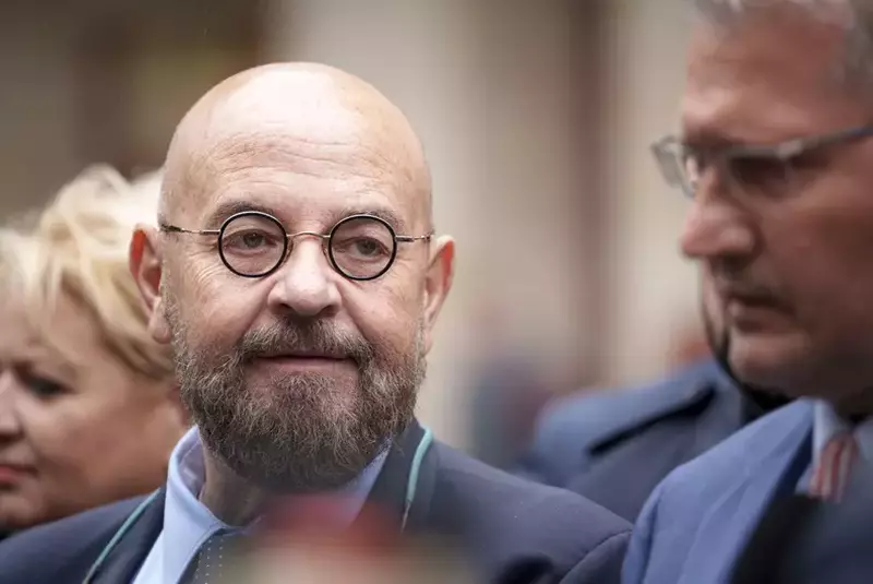 hepta_7289213-1-scaled