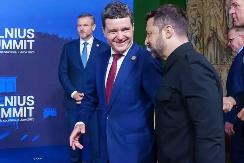 hepta_8388263-scaled