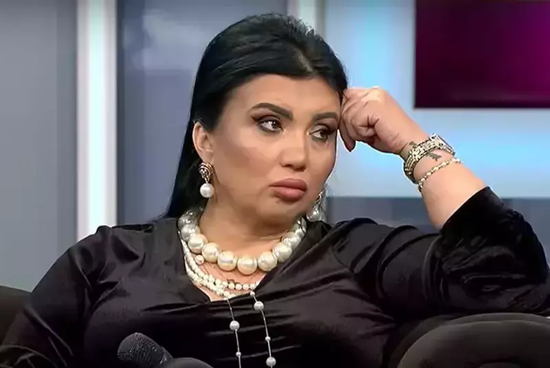 colaj-mama-adriana-bahmuteanu-1 (1)