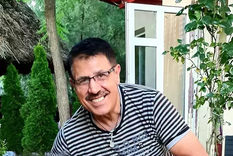 1900×1900-000000-80-0-0