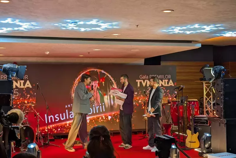 radu-valcan-premiile-tvmania-2025-2-scaled