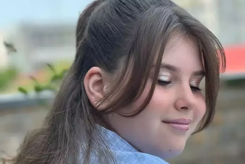 fata-oana-roman-banchet