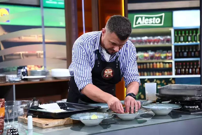 colaj stefan turian, chefi la cutite