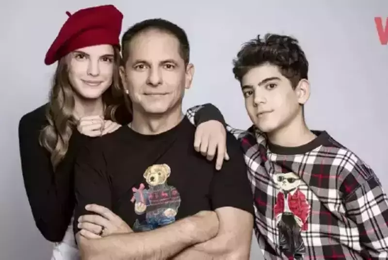 2dan-negru-si-familia