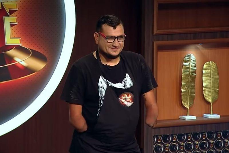 Cine este Florin Buricea, concurentul fără mâini de la Chefi la Cuțite. Are două joburi și merge cu bicicleta!