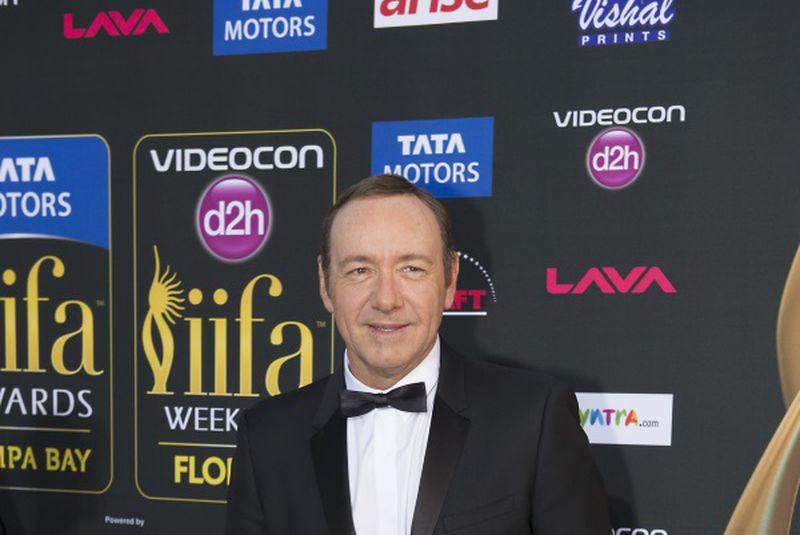 Kevin Spacey, apariție șocantă după 4 luni: actorul e de nerecunoscut pe stradă! Detaliul care a atras atenția paparazzilor/ FOTO