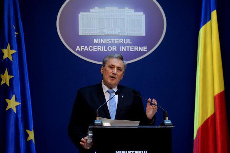 Averea lui Marcel Vela: un apartament și un teren. Ministrul de Interne păstrează economiile în numerar