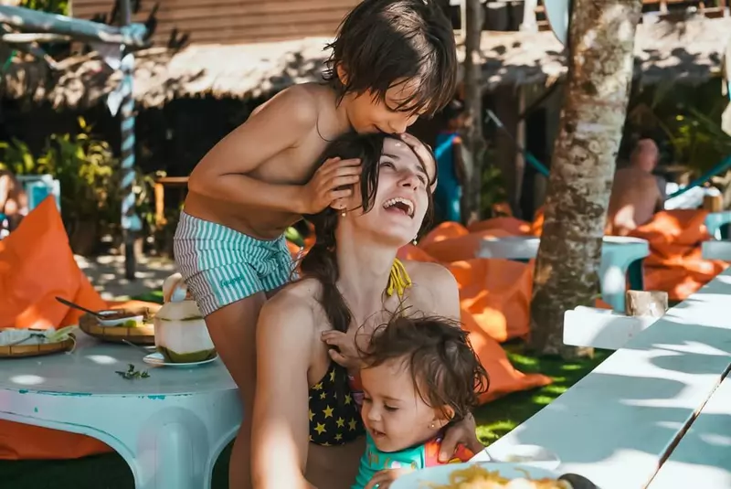 Dana-Rogoz-s-a-intors-din-vacanta-din-Thailanda-2