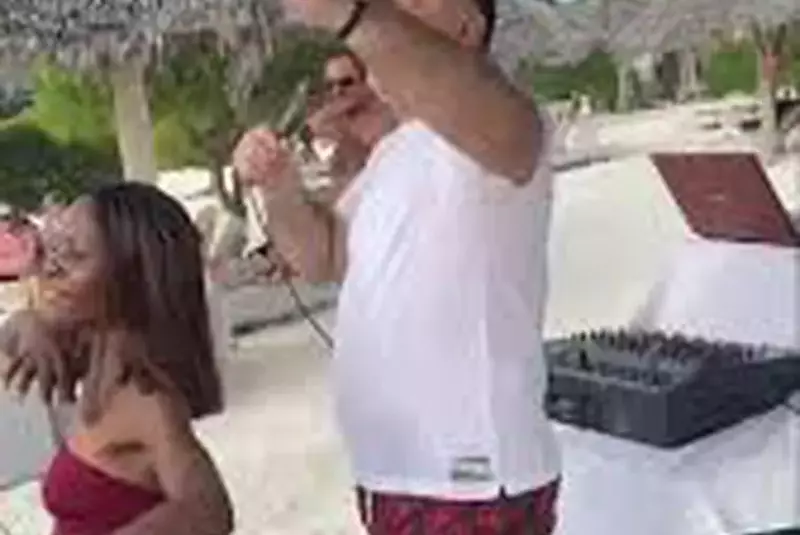 Vali Vijelie, adevărul despre petrecerea din Zanzibar: "Ei au 100 de dolari salariu pe lună, noi le-am dat atât în 5 minute"