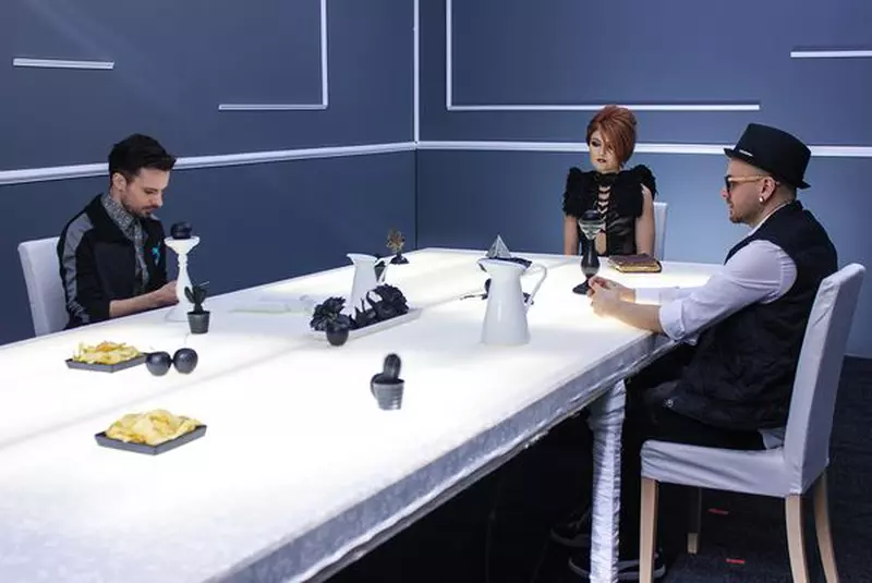 Alexandra Ungureanu in rochie Iris Serban