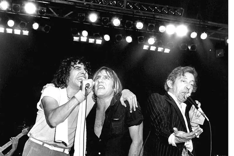 Gérard Depardieu este pasionat de viticultura, actorul având vii in Franta, Maroc, Italia, Argentina si Algeria.