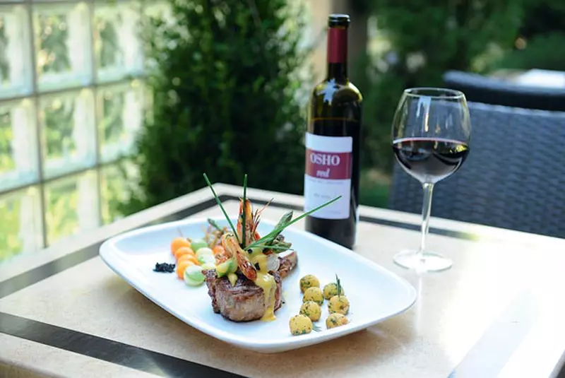 Beef file royal: muschi de vita maturat cu ficat de gasca