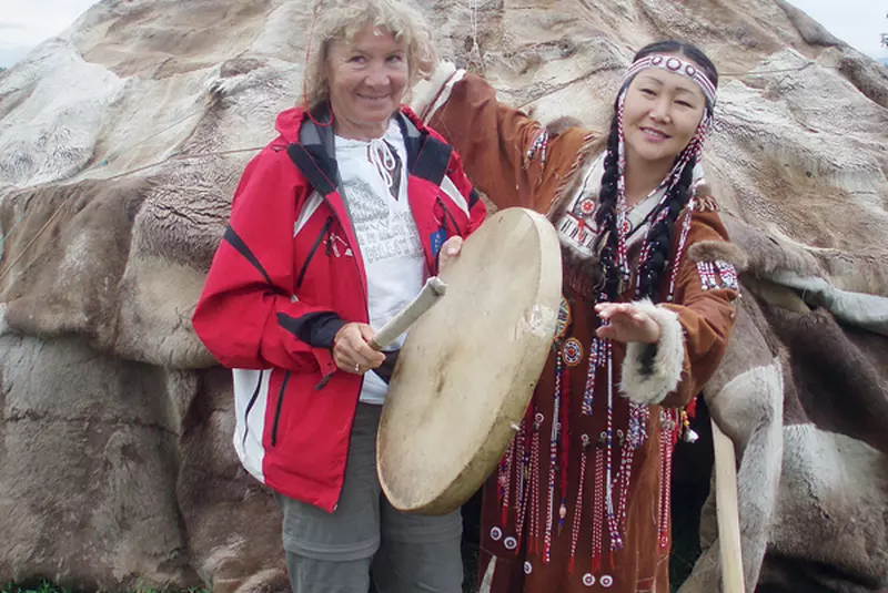 Polul Nord Magnetic – tabara de baza si aprovizionare