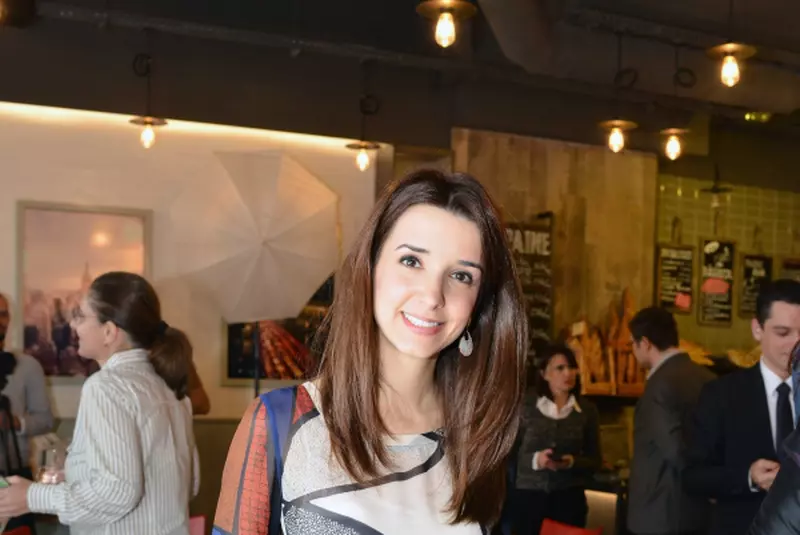 Alexandra Copos de Prada si Gianina Corondan