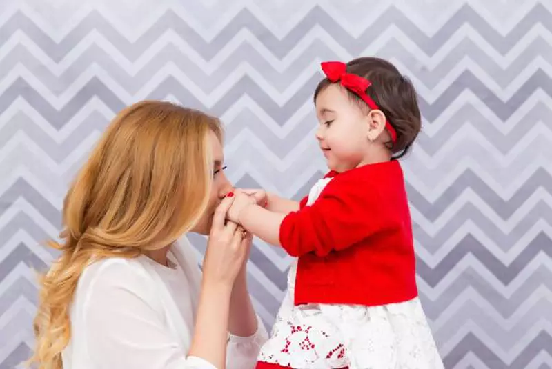 Laura Cosoi si mama ei