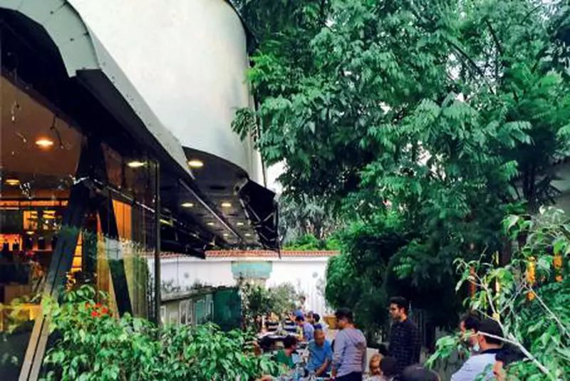 Frigărui de berbecuț cu legume la grătar