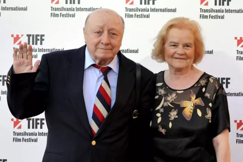 Actorii Marin Moraru, Radu Beligan si Gheorghe Dinica intr-o pauza a repetitiilor la piesa Take Ianke si Cadir de la TNB._2000