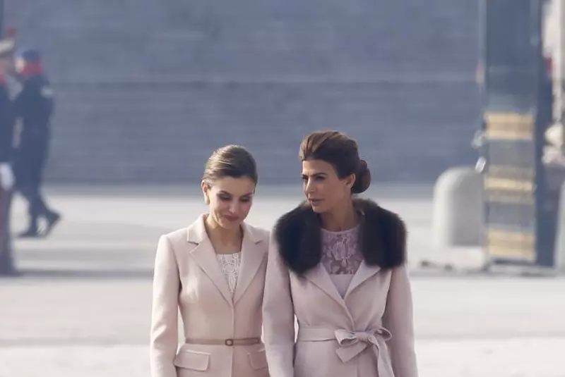 Regele Felipe al Spaniei, Regina Letizia, Mauricio Macri, presedintele Argentinei si Juliana Aweda, sotia lui