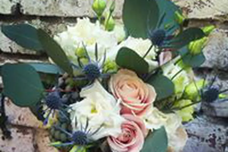 Buchet mireasa astrantia