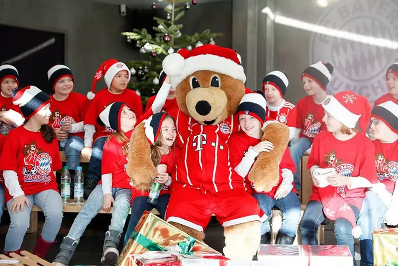 FC Bayern Munchen în costume de Crăciun