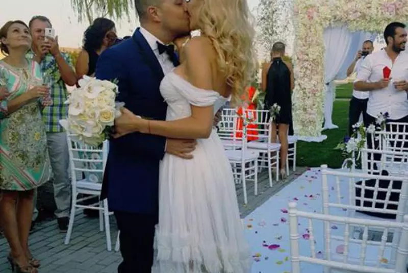 Adrian Mutu s-a casatorit cu Sandra