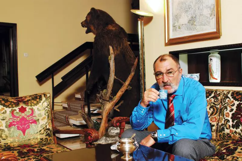EXCLUSIV! Imagini din casa lui Ion Tiriac din 2004