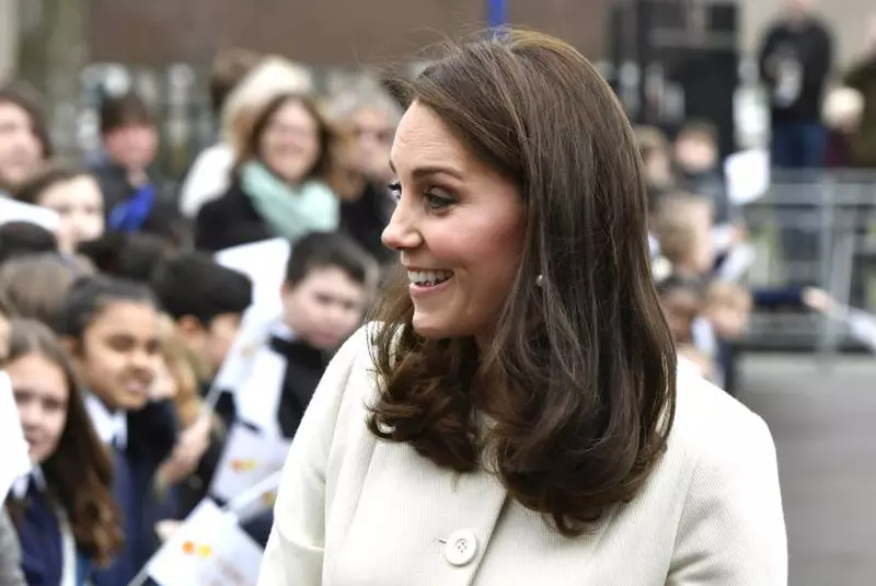 Kate Middleton este însărcinată pentru a treia oară