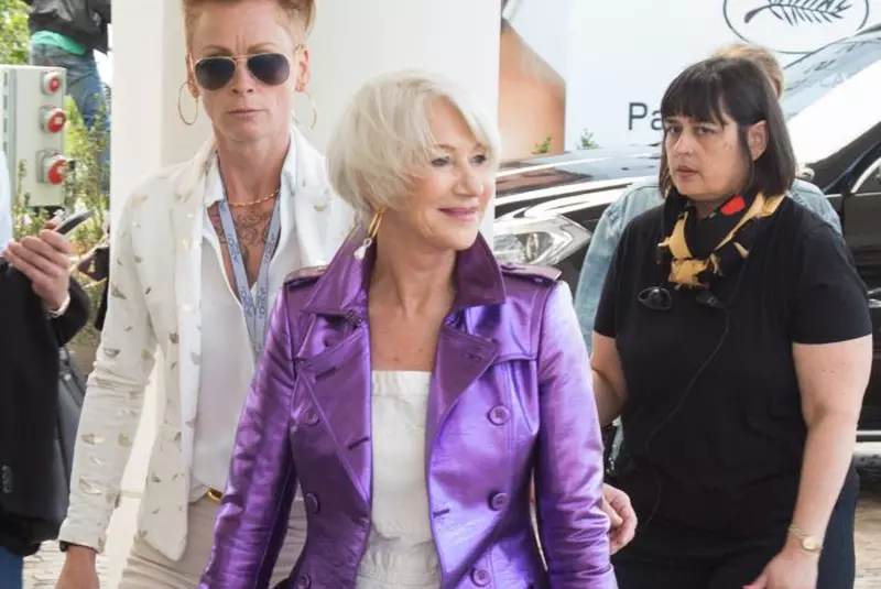 Helen Mirren a căzut la Cannes, dupa un interviu