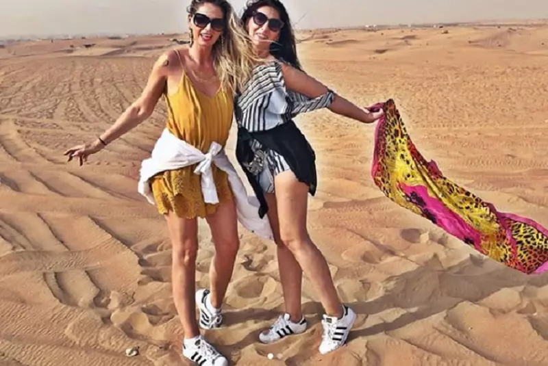 Andreea Bănică şi sora sa, Ramona, au plecat în vacanţă împreună