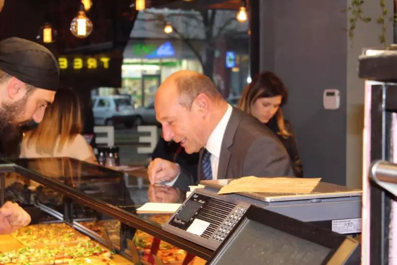 Elena Basescu si iubitul şi-au deschis afacere