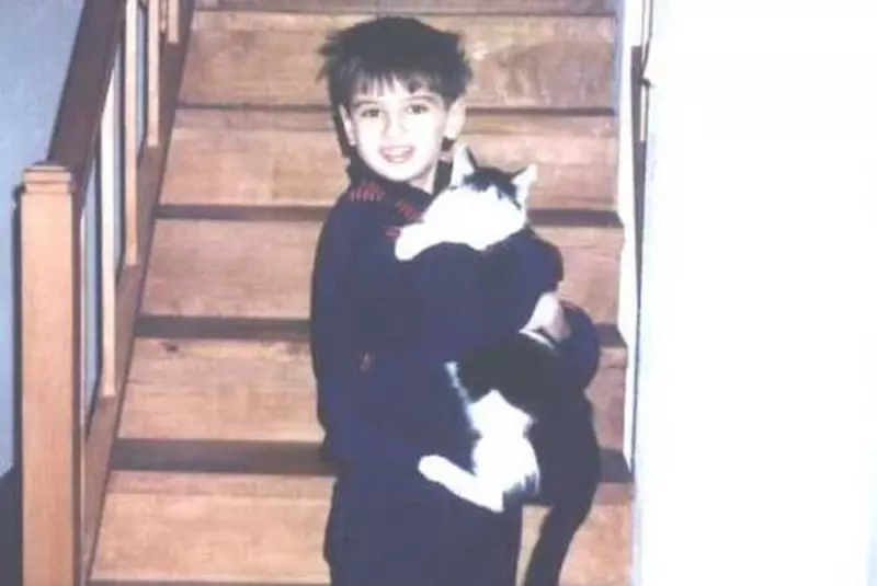 Imagini cu Dorian Popa din copilărie