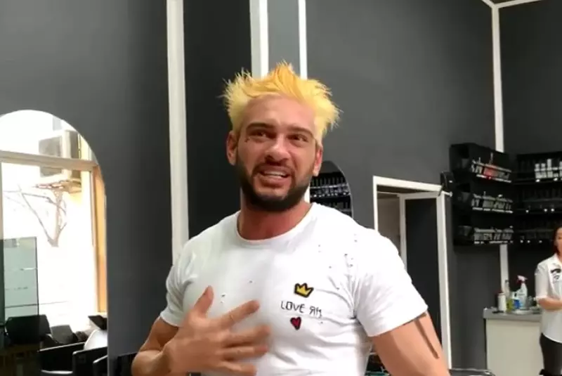 Dorian Popa s-a vopsit blond